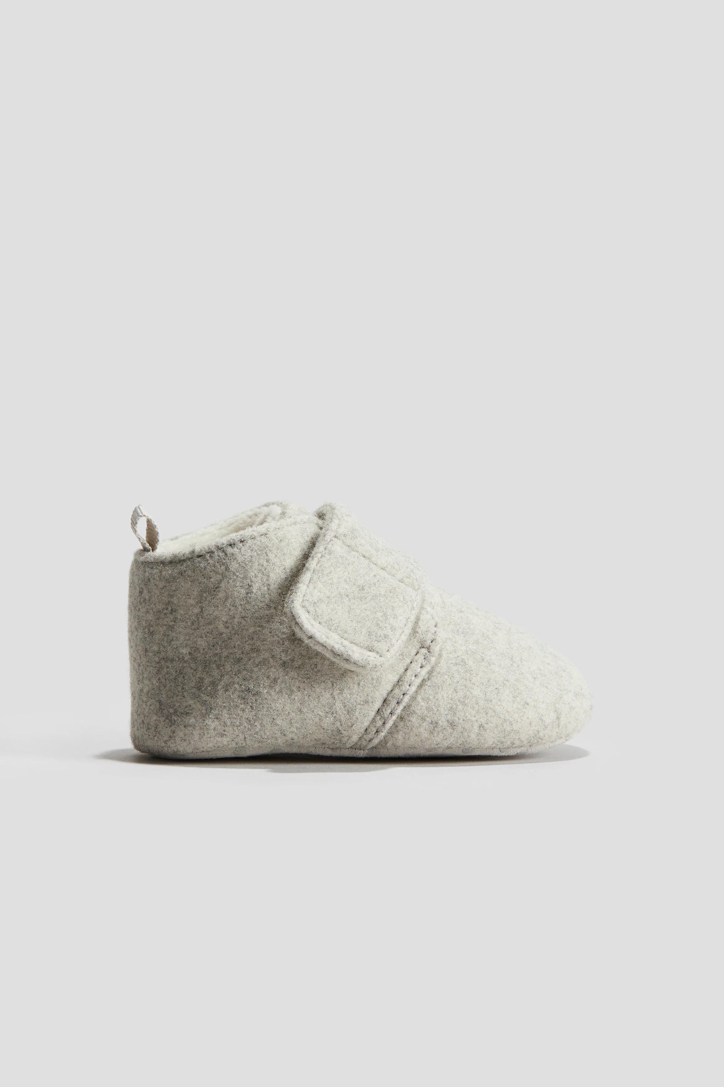 Soft slippers — Light grey
