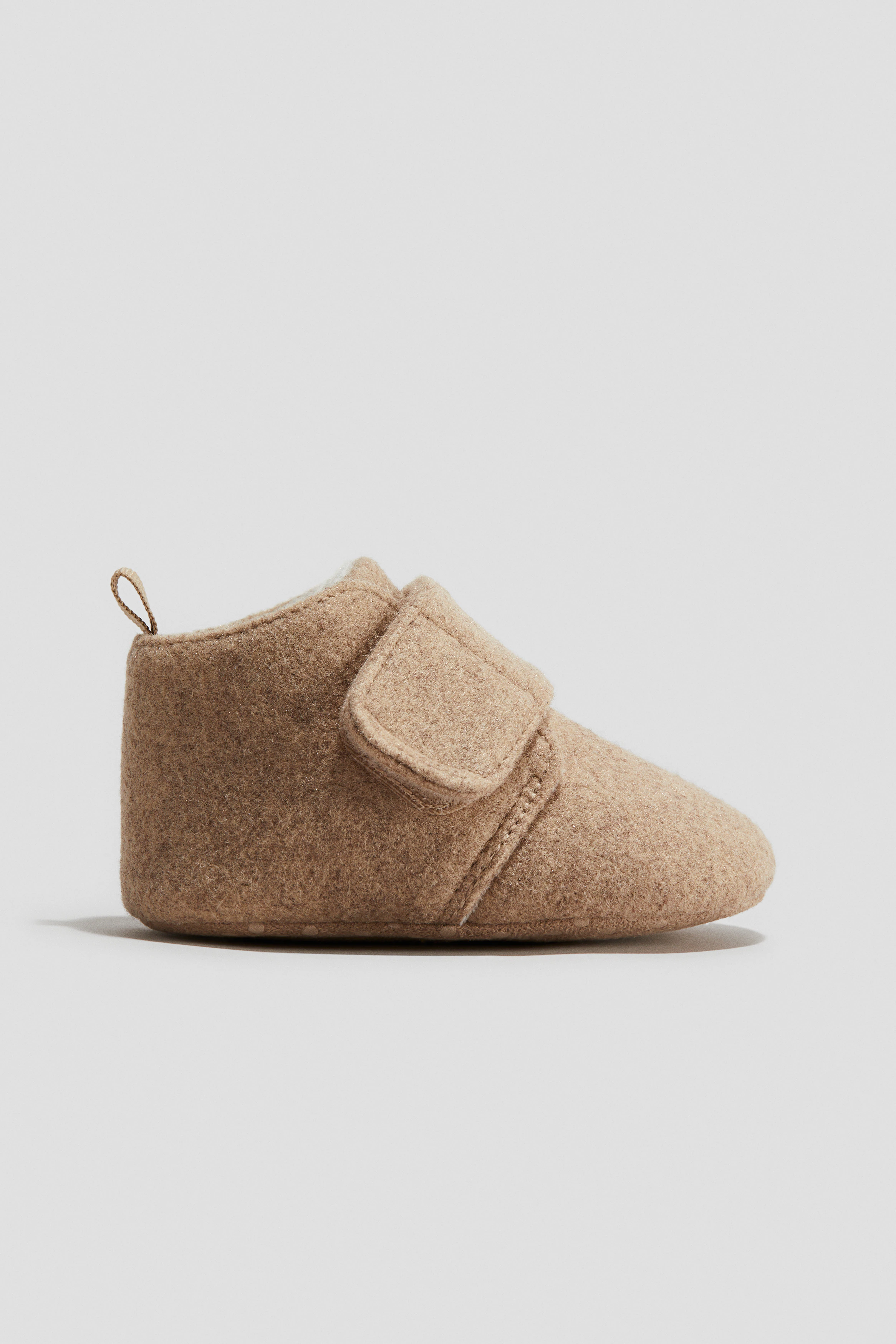 Soft slippers — Light beige