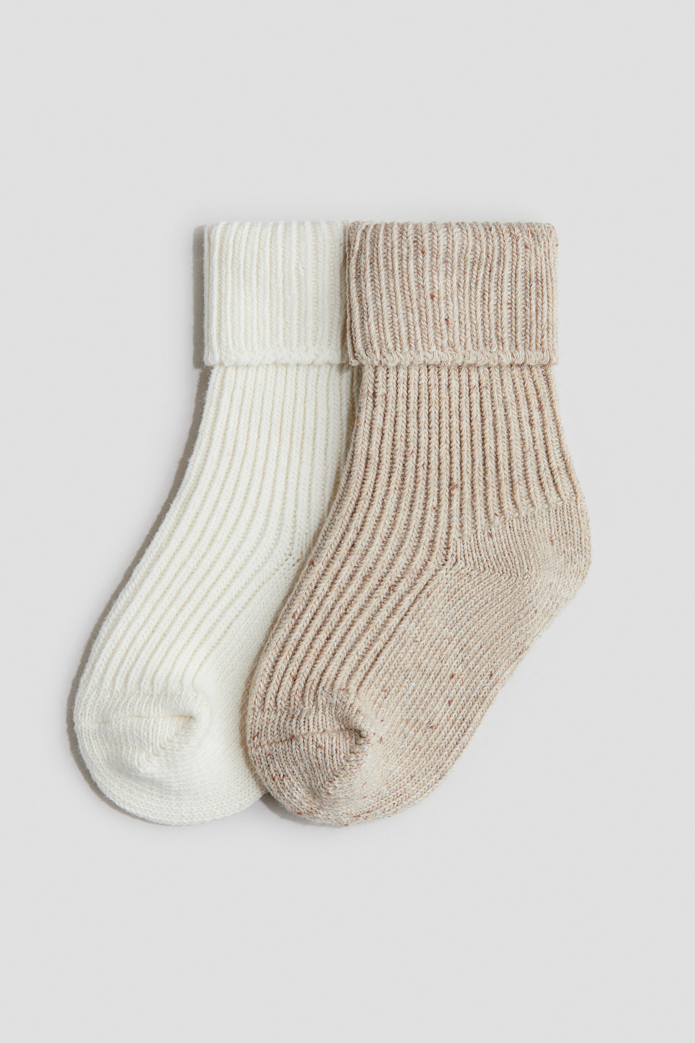 2-pack rib-knit socks — Light beige/White